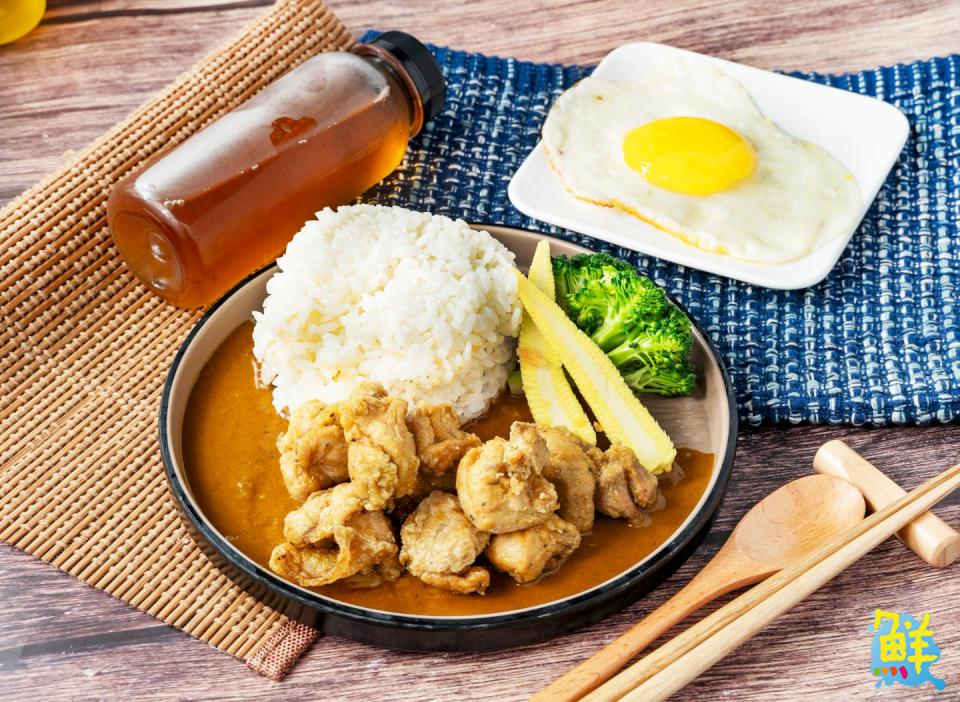 楠梓必吃!黃金比例濃郁咖哩 慢‧食咖哩 用心熬煮震撼味蕾