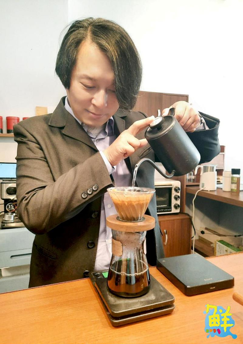 河堤商圈午後秘境! 職人手沖 咖啡秘辛河堤館 邀您品嚐精品咖啡的奧妙