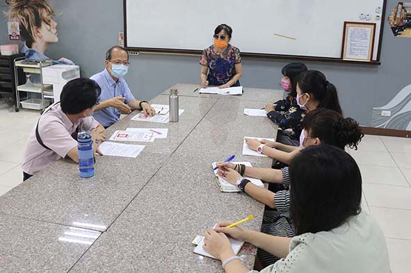 高英工商教學精進發展產學研討會 8科大15名教授鼓勵學生自主學習釐清職涯性向