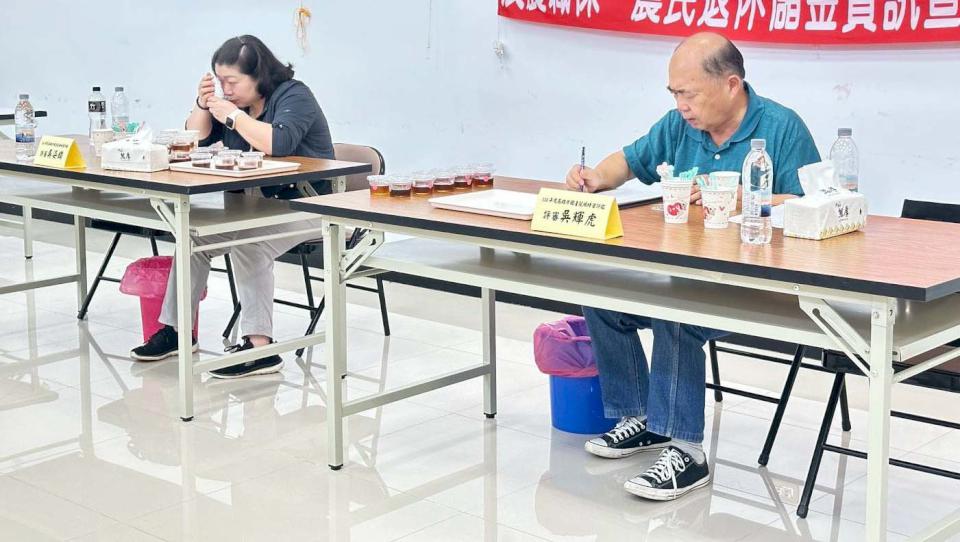 高市農業局攜手田寮區農會評鑑國產龍眼蜜 特等獎8名、頭等獎27名8月公開表揚