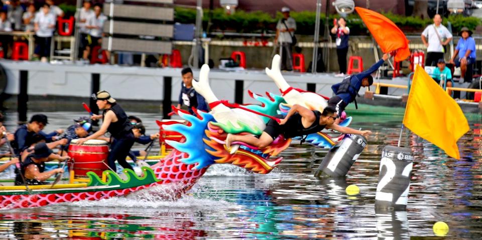 為期三天2024高雄愛河龍舟嘉年華吸逾26萬人 特色賽事活動增添看頭帶動商機