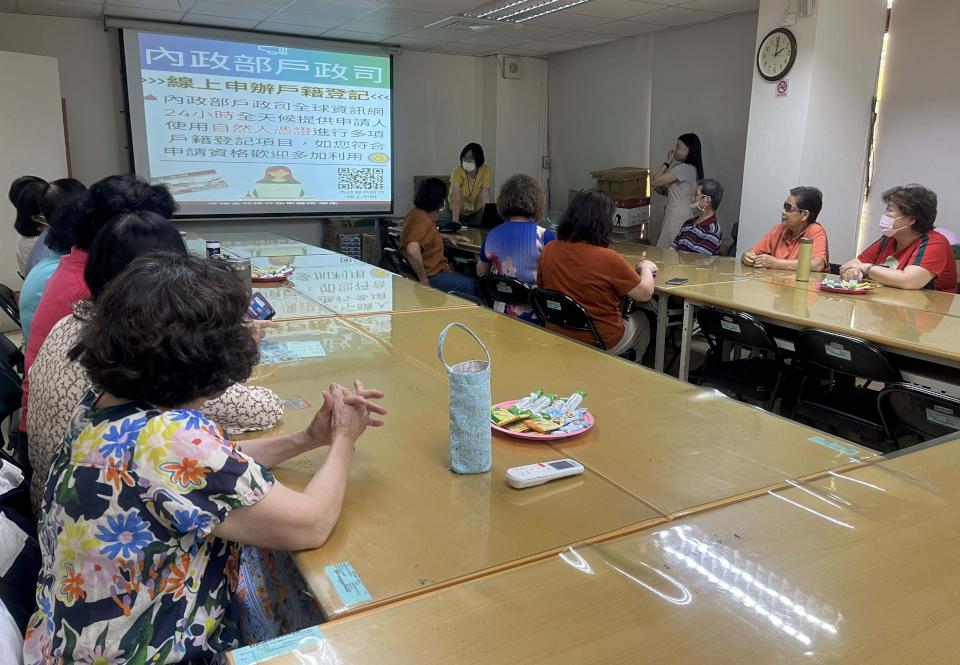 高市前鎮戶政所志工會報暨教育訓練 手作粽子香包體驗添趣味