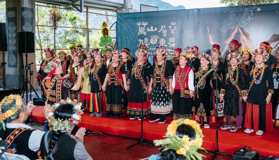 高市茂林區萬山岩雕文化館揭牌 「萬山層疊‧旭日東昇」特展同步開幕