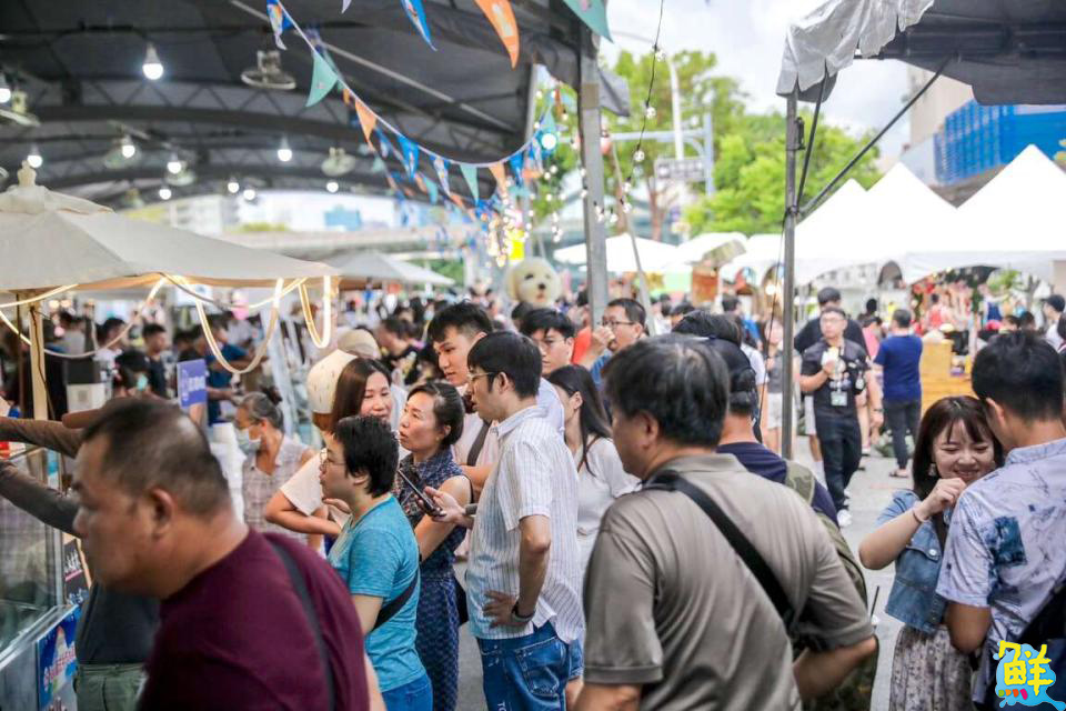 高雄消暑神冰來臨!「大港閱冰」於哈瑪星清涼登場 掀起沁心冰炫風