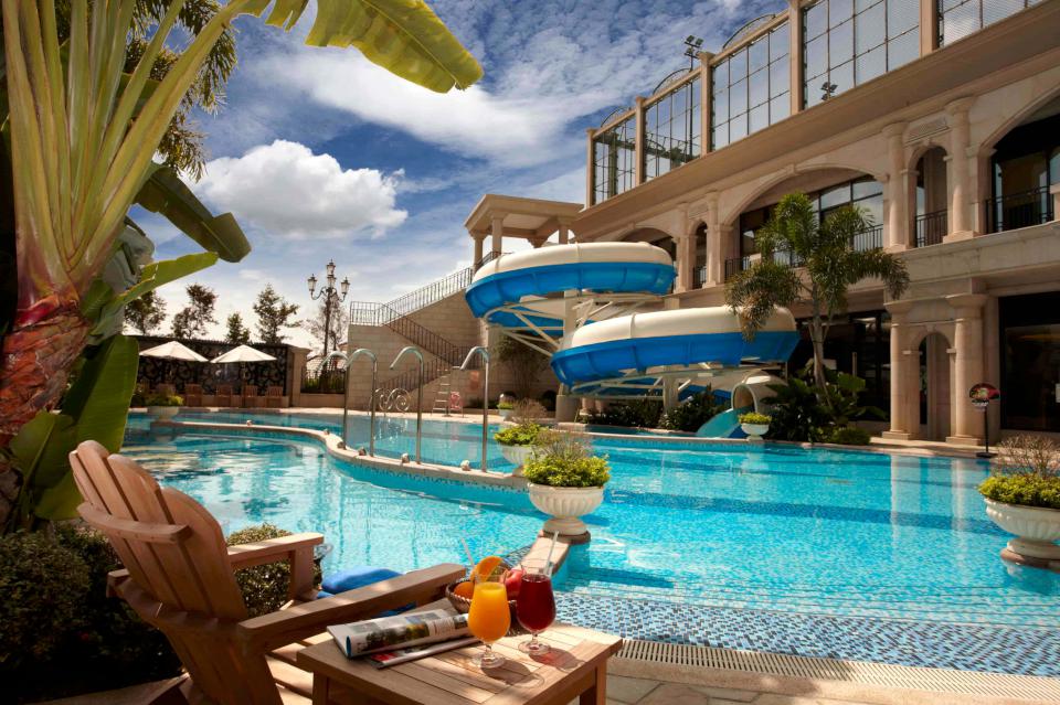 義大皇家酒店加拿大美食節抽香港溫哥華來回機票 一泊二食專案每人每晚2750 元起