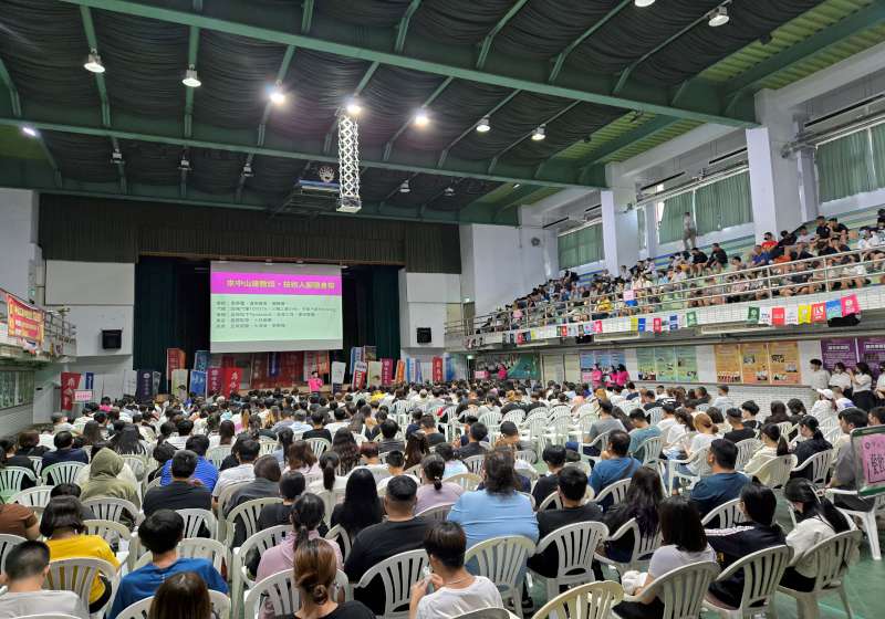 中山工商輪調式建教班招收5科新生 700名學生家長參與說明會