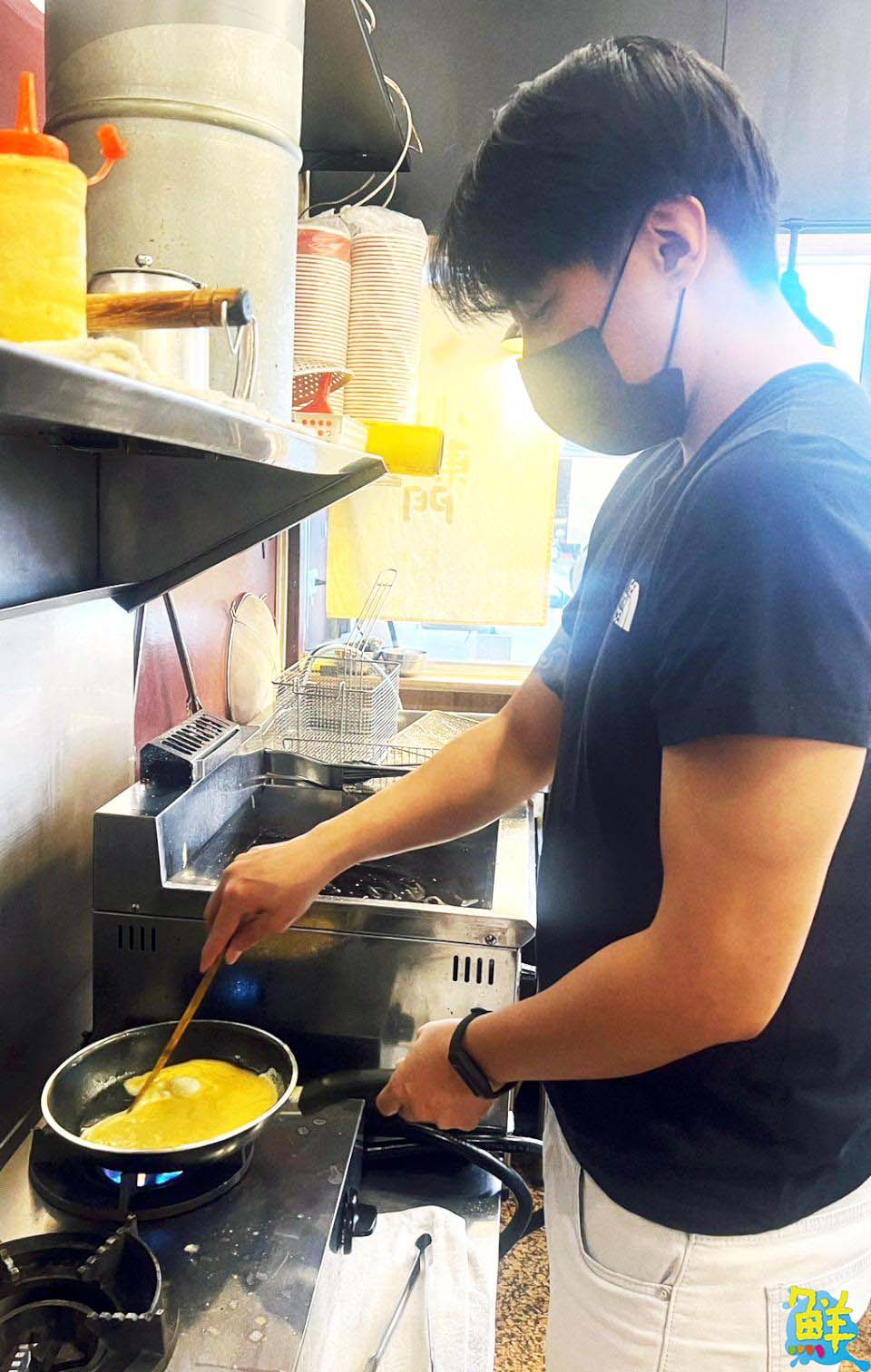 咖哩控激推! 國民美食 小東門咖哩鳳山青年店 新鮮美味看得見