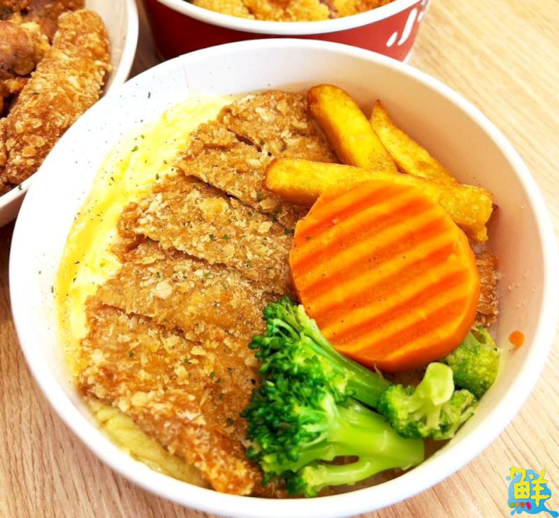 咖哩控激推! 國民美食 小東門咖哩鳳山青年店 新鮮美味看得見