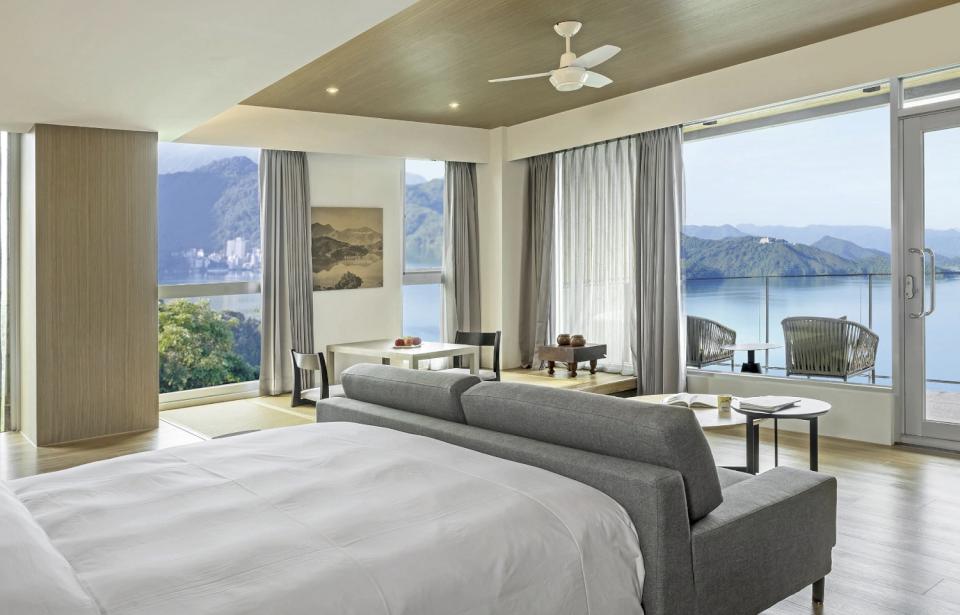 Global Mall新左營車站春節檔期祭開運大禮包 福袋加碼抽韓國黑白大廚朝聖旅