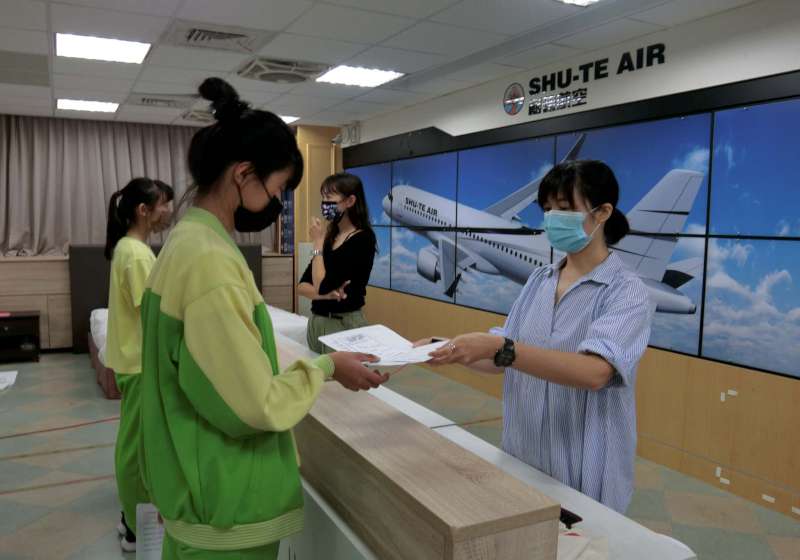 樹德家商應英科模擬機場出入境活動 情境式教學強化學生雙語力呼應108課綱