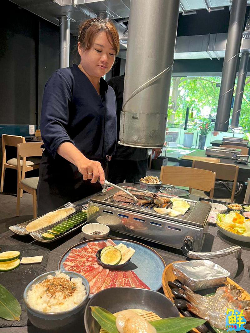 燒肉控瘋啦! 花燒肉三民店 個人燒肉 音樂歌手駐唱 私人包廂聚餐還附設KTV