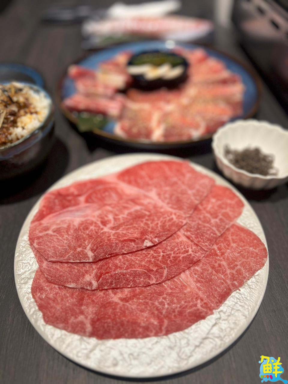 燒肉控瘋啦! 花燒肉三民店 個人燒肉 音樂歌手駐唱 私人包廂聚餐還附設KTV