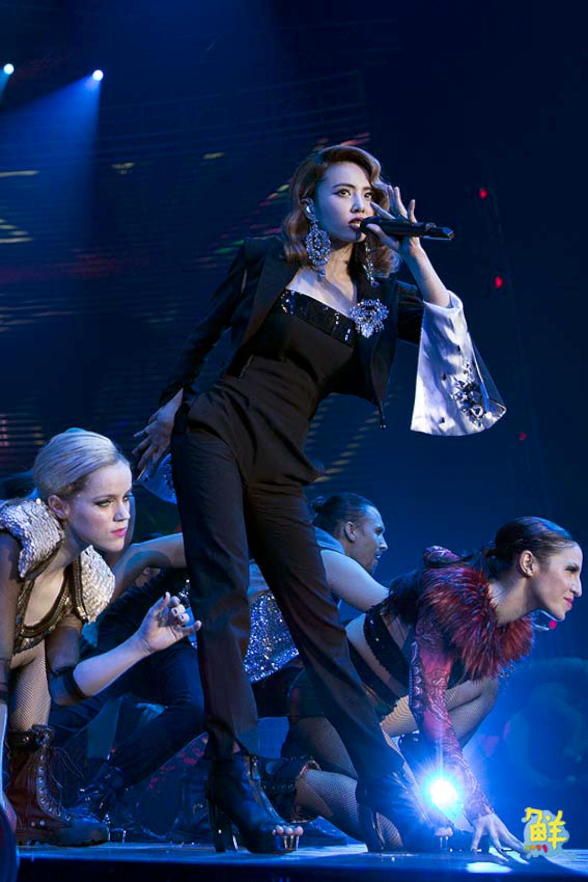 『亞洲流行天后』蔡依林《PLAY世界巡迴演唱會LIVE紀實》 橫跨海內外巡演歷時1年2個月創近百萬觀看人次