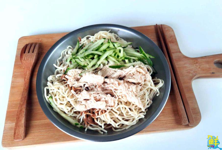 廟口銅板美食 陸地涼麵仁武店 連神明也聞香的涼麵