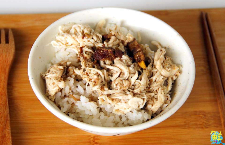 廟口銅板美食 陸地涼麵仁武店 連神明也聞香的涼麵
