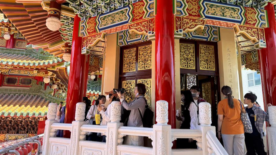 青年局山海探險隊系列活動第三條訪三民區三塊厝 老街導覽巡禮社造體驗手作