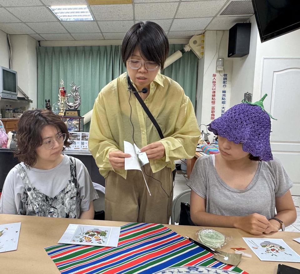 青年局山海探險隊系列活動第三條訪三民區三塊厝 老街導覽巡禮社造體驗手作