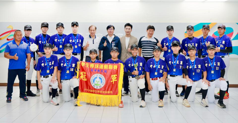 兒虐事件預防  陳其邁：完善立法、積極妥處、嚴格審查