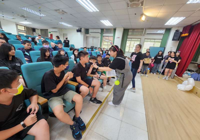 拒絕性騷!嘉藥大學戲劇帶動唱 教導學童拒絕性騷擾勇敢說不