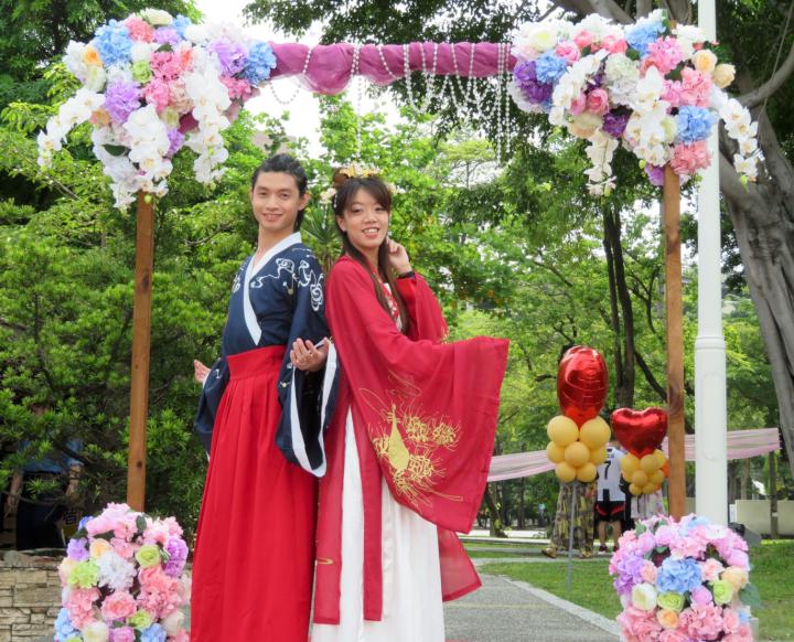 高市108年首場市民集團婚禮愛河畔登場 韓國瑜證婚百對喜迎外地新人