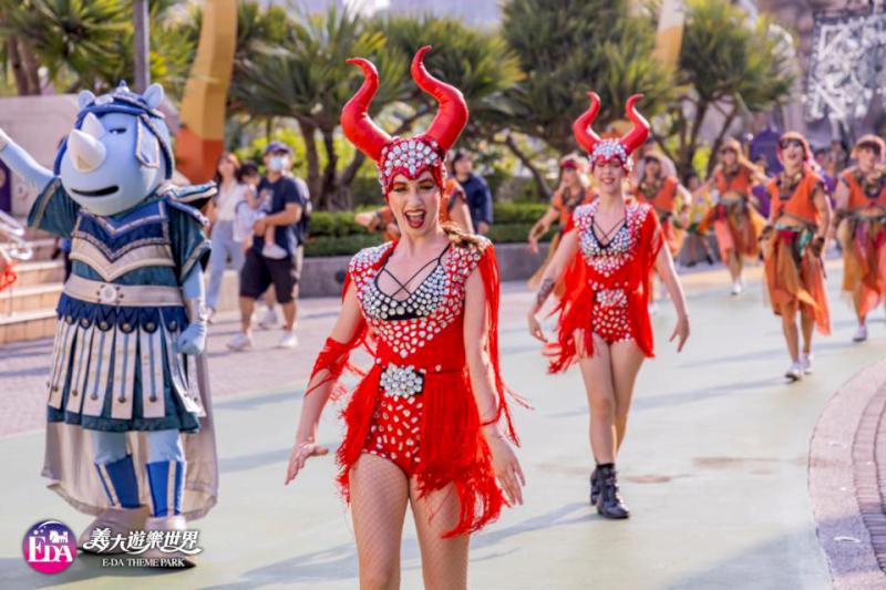 9月29日至10月1日姓名有「月娥」免費暢玩義大遊樂世界 中秋聚餐加贈萬聖趴門票