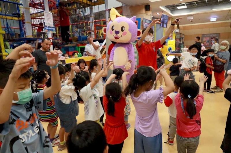 9月29日至10月1日姓名有「月娥」免費暢玩義大遊樂世界 中秋聚餐加贈萬聖趴門票