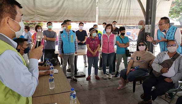 左營合群社區臨時攤集場軍方喊拆 市議員參選人侯亞寧建請暫緩回應民意訴求