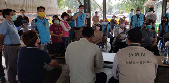 左營合群社區臨時攤集場軍方喊拆 市議員參選人侯亞寧建請暫緩回應民意訴求