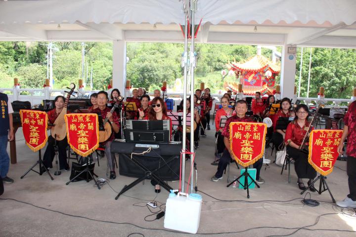 高雄東照山關帝廟分送限量10000顆平安一口粽 開放取五行甘露水、午時挑戰立蛋