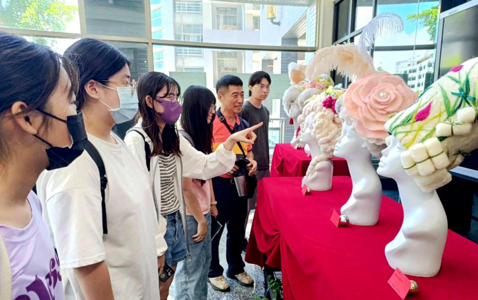 正修科大妝彩系碩士生簡湘紜羊毛氈藝術創作 7月4日前圖書館邀賞