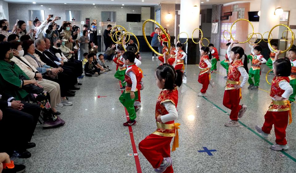 正修科大幼兒園歌舞拜早年主官師長 7系所冬令營同步開跑