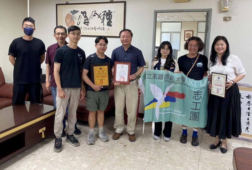 第30屆全國大專院校傑出服務性社團暨社團領袖傑青獎 高師大志工團包辦4獎項