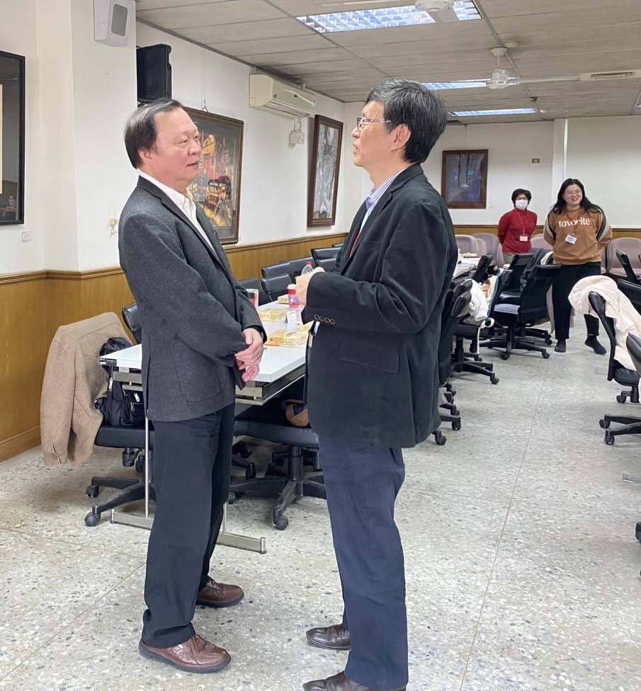 114學年度學測第二天高雄一考區秩序良好 高師大和平校區周邊粉紅風鈴木盛開