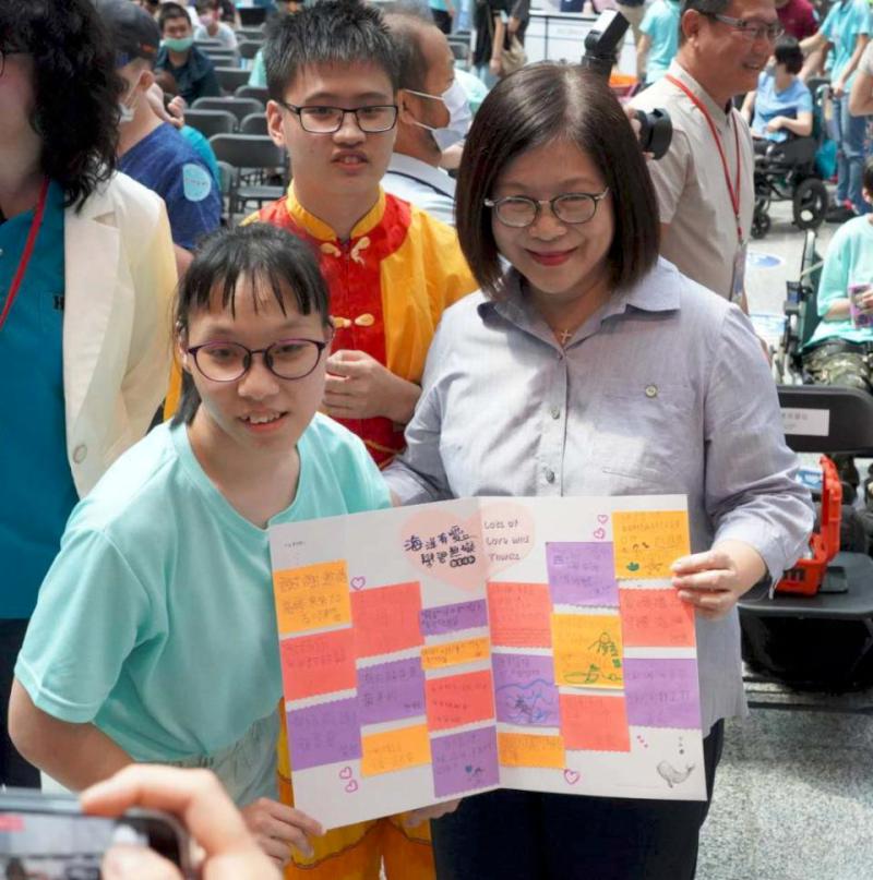 海委會攜手高雄科工館合辦海洋教育活動 趣味教具救生闖關邀互動體驗