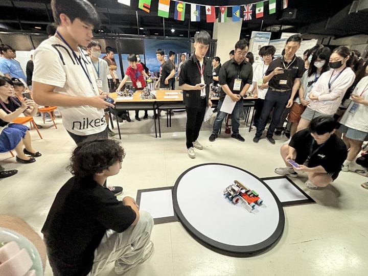 2025年高市青少年創意機器人競賽三民高中登場 161隊426師生角逐11月世界賽門票