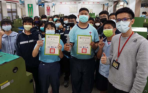 中山工商成立國中技藝教育專班近30年 111年新增設計、農業兩職群