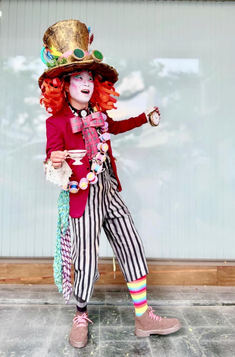 新上國小親師生環保素材萬創意變裝 萬聖節走秀