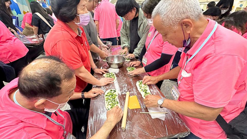 中山大學管院大學社會責任計畫團隊深耕高市前鎮區 促路中廟、復國、興邦結盟