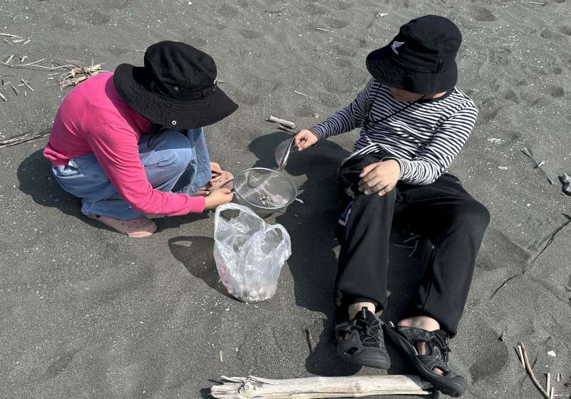 中山大學管院USR計畫攜手2企業、1社團 前進高市17所國小推廣環教與海廢再生