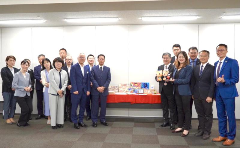 日本關西京阪電鐵強力曝光高雄觀光宣傳廣告 觀光局與高捷再訪東急電鐵取經鐵道觀光