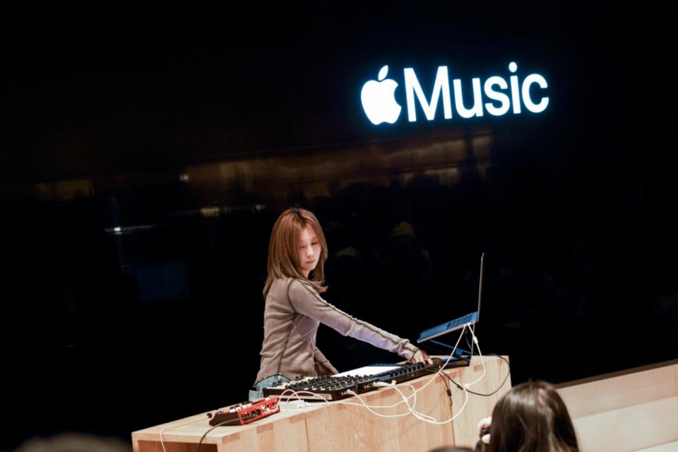 白安〈我把你留在去年〉獲即時榜冠軍! 與歌迷一同向前找到更好的自己