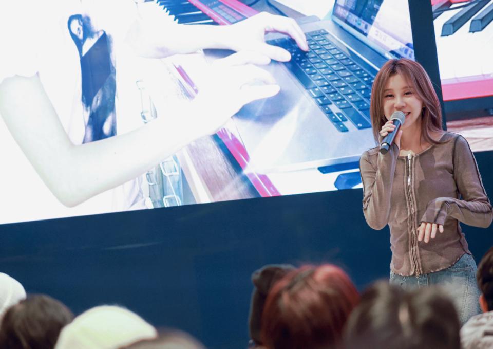 白安〈我把你留在去年〉獲即時榜冠軍! 與歌迷一同向前找到更好的自己