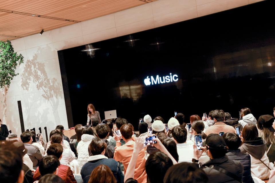 白安〈我把你留在去年〉獲即時榜冠軍! 與歌迷一同向前找到更好的自己