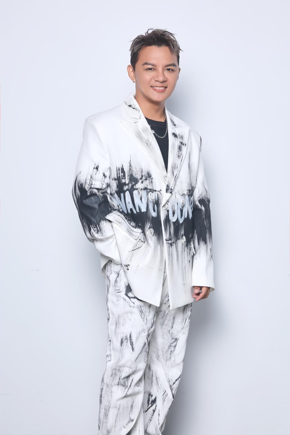 【第292期】排灣族歌手演員 曾瑋中 現身高雄PUB音樂餐廳 參與新歌巡迴專場演唱會饗樂樂迷