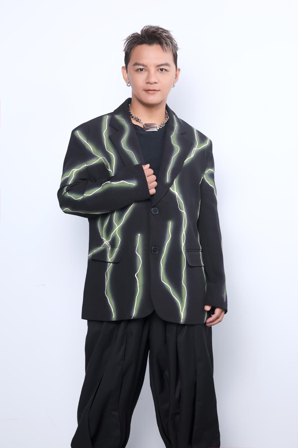 【第292期】排灣族歌手演員 曾瑋中 現身高雄PUB音樂餐廳 參與新歌巡迴專場演唱會饗樂樂迷