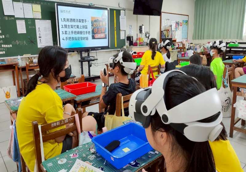 高市府斥資5億元 預計115年4月完成建置國中小高中職教室大型觸控顯示器