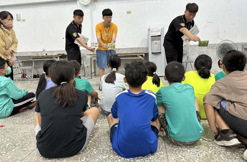 高師大雄師反毒特攻隊、美和科大拒毒戰隊 前進綠島、台東6國中小高職宣導識毒反毒