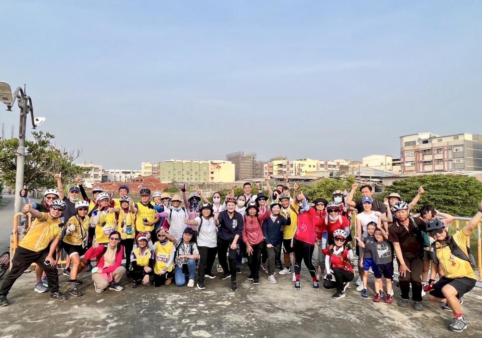 乘風而騎林園場吸引千人與毛孩同歡  12/15最終場邀你一同變裝遊左營