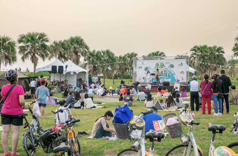 乘風而騎林園場吸引千人與毛孩同歡  12/15最終場邀你一同變裝遊左營