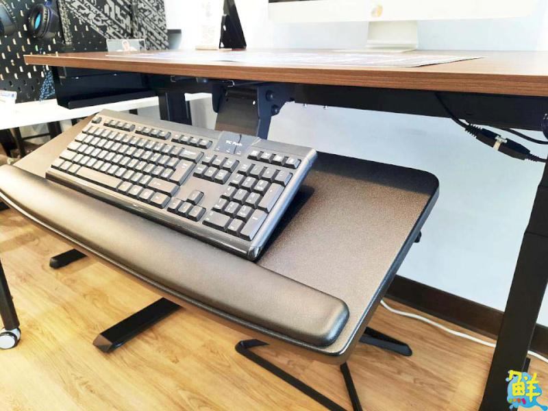 久坐族救星 巧迪電競桌椅 完美貼合人體曲線輕鬆擺脫痠痛人生